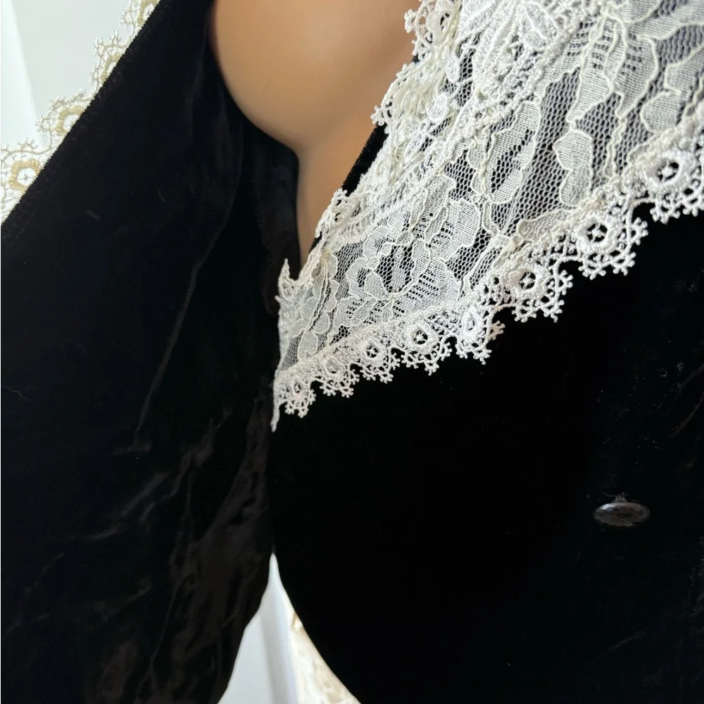 Vintage 90s | Cachet | black with ivory lace collar coquette velvet blazer S 🖤 - Picture 10 of 12